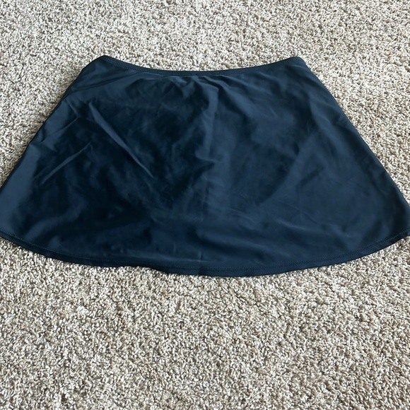 Assets by Spanx Swim Skirt Size M - Picture 6 of 7